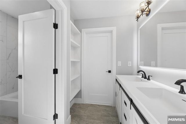 9 Cole Street, Bergenfield, NJ 07621