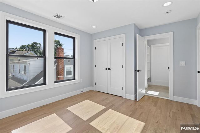 9 Cole Street, Bergenfield, NJ 07621