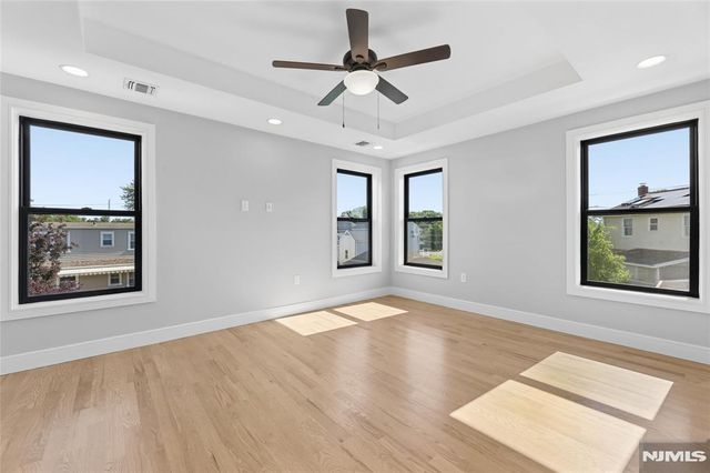 9 Cole Street, Bergenfield, NJ 07621