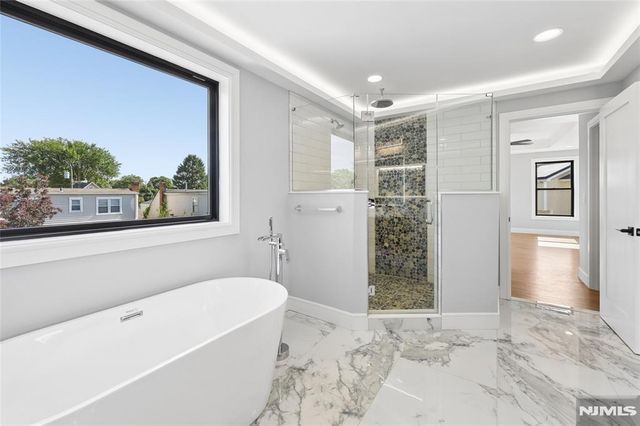 9 Cole Street, Bergenfield, NJ 07621