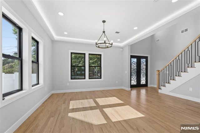 9 Cole Street, Bergenfield, NJ 07621