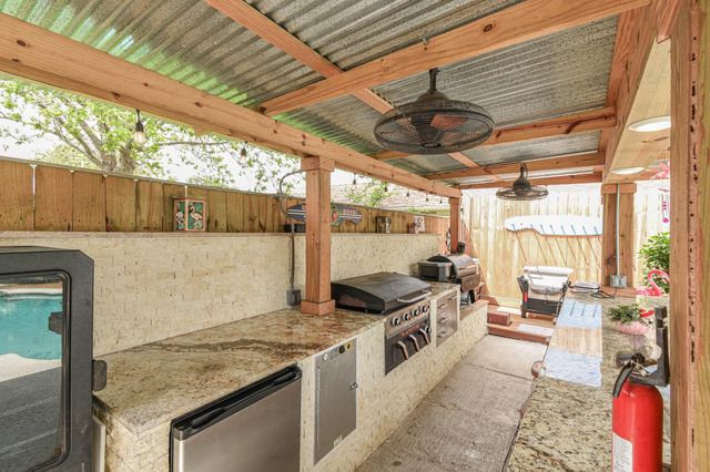 3814 Pecan Circle, La Porte, TX 77571