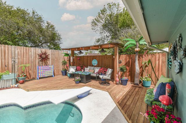 3814 Pecan Circle, La Porte, TX 77571