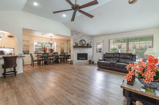 3814 Pecan Circle, La Porte, TX 77571