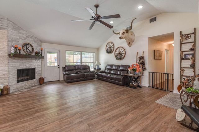 3814 Pecan Circle, La Porte, TX 77571