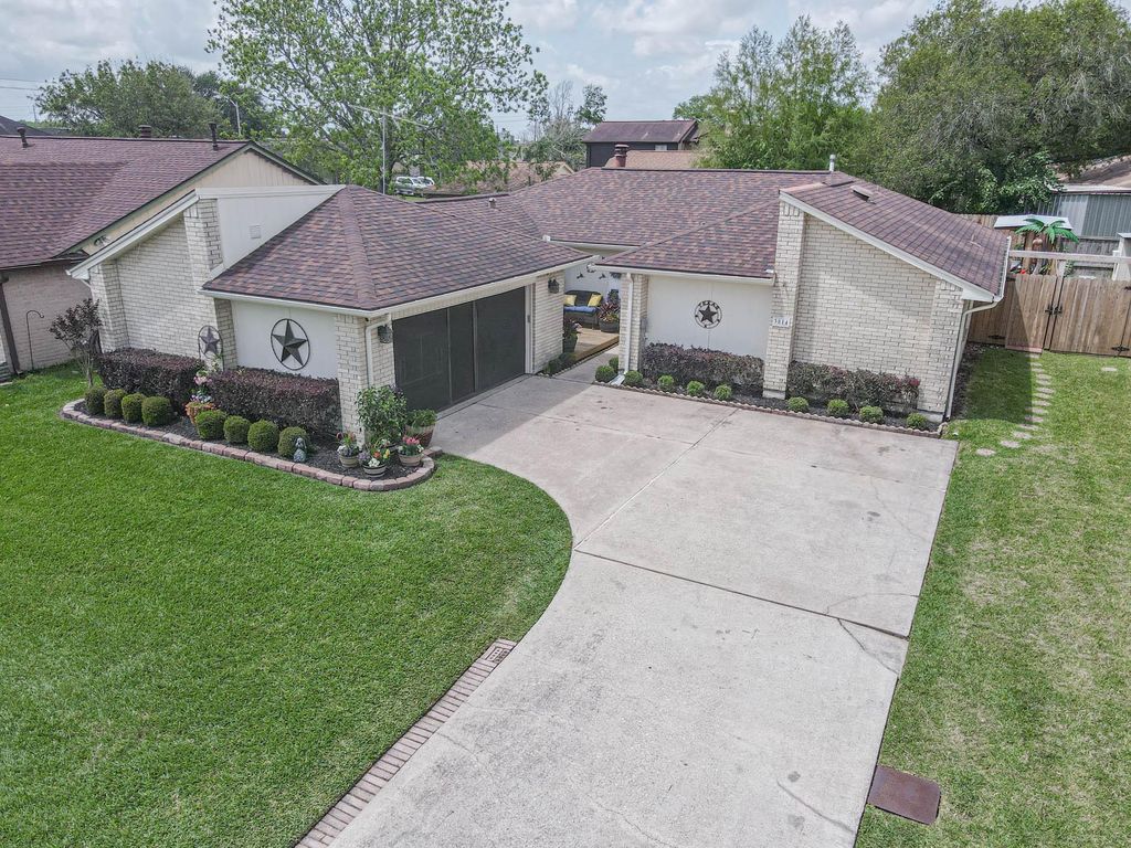 3814 Pecan Circle, La Porte, TX 77571
