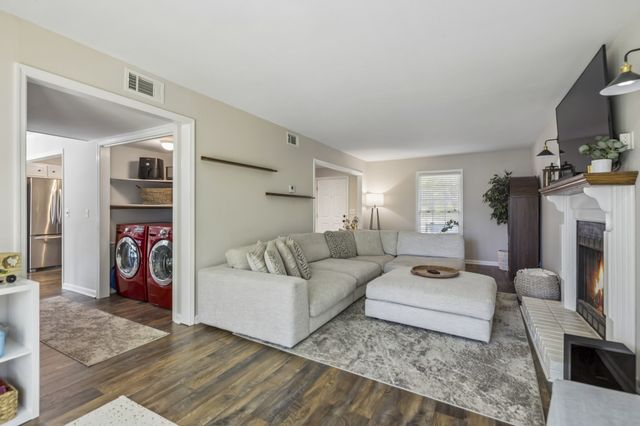 5053 English Village Dr, Nashville, TN 37211