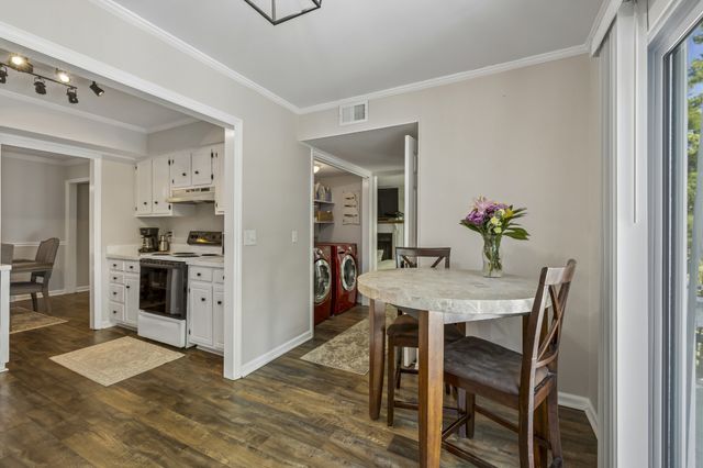 5053 English Village Dr, Nashville, TN 37211