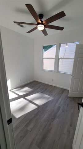 1010 Linden Street, La Marque, TX 77568