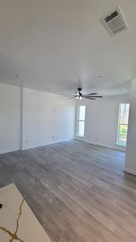 1010 Linden Street, La Marque, TX 77568