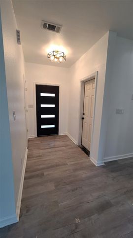 1010 Linden Street, La Marque, TX 77568