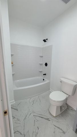 1010 Linden Street, La Marque, TX 77568