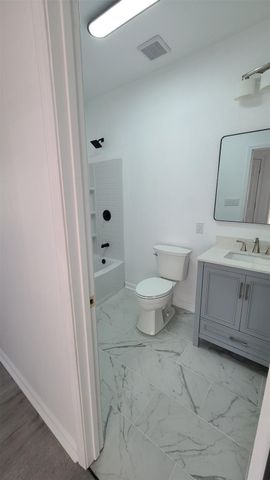 1010 Linden Street, La Marque, TX 77568