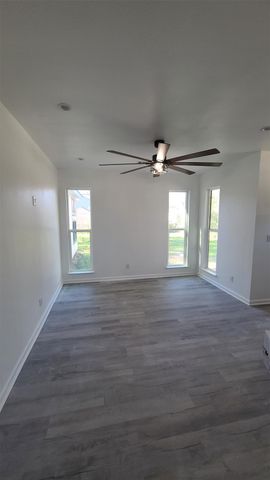 1010 Linden Street, La Marque, TX 77568