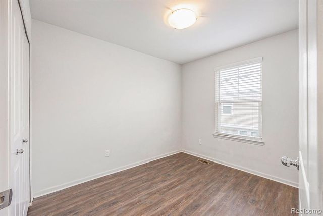 507 Midland Boulevard 26, Royal Oak, MI 48073