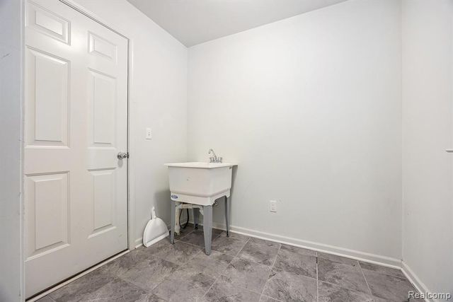 507 Midland Boulevard 26, Royal Oak, MI 48073