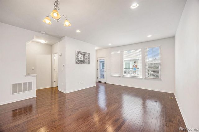 507 Midland Boulevard 26, Royal Oak, MI 48073