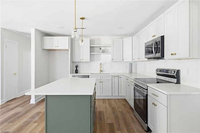 108 Flintfield Drive, Winston-salem, NC 27103