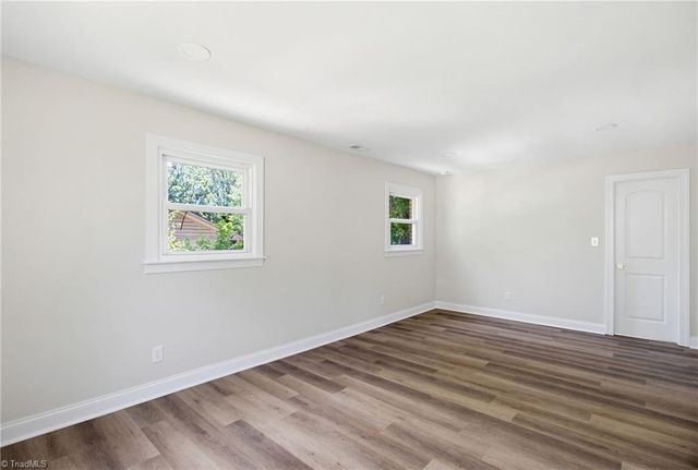 108 Flintfield Drive, Winston-salem, NC 27103