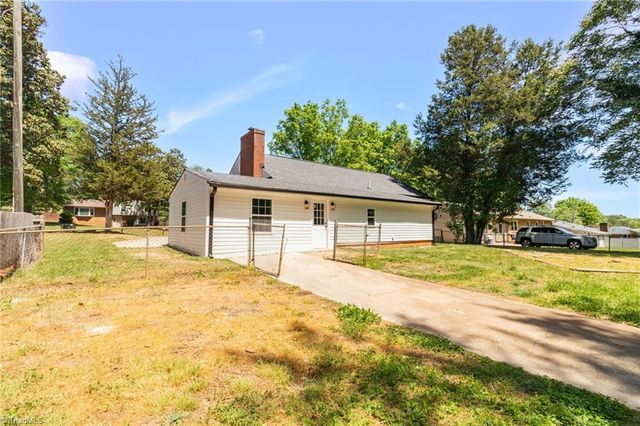 108 Flintfield Drive, Winston-salem, NC 27103