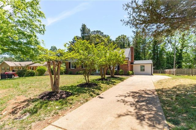 108 Flintfield Drive, Winston-salem, NC 27103