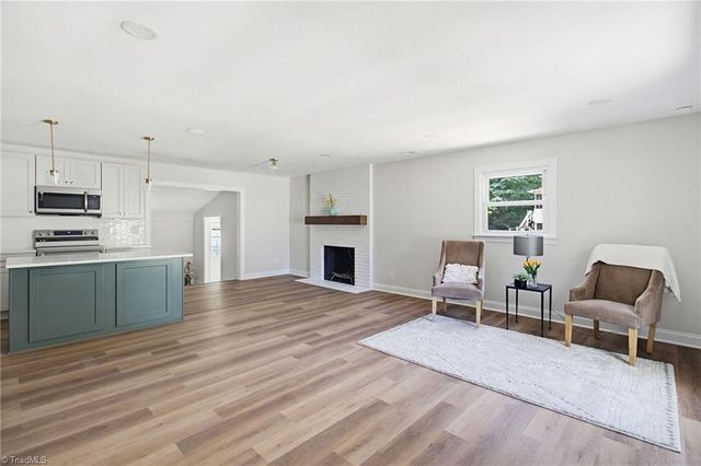 108 Flintfield Drive, Winston-salem, NC 27103