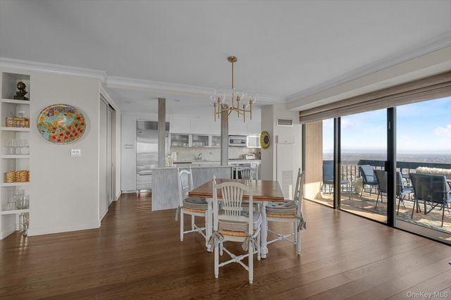 27010 Grand Central Parkway 30V, Floral Park, NY 11005