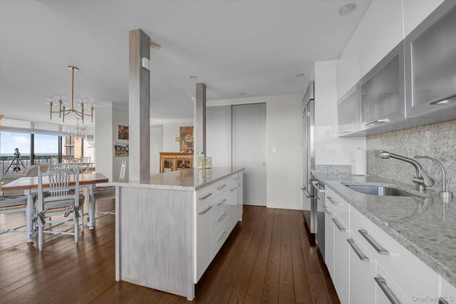 27010 Grand Central Parkway 30V, Floral Park, NY 11005