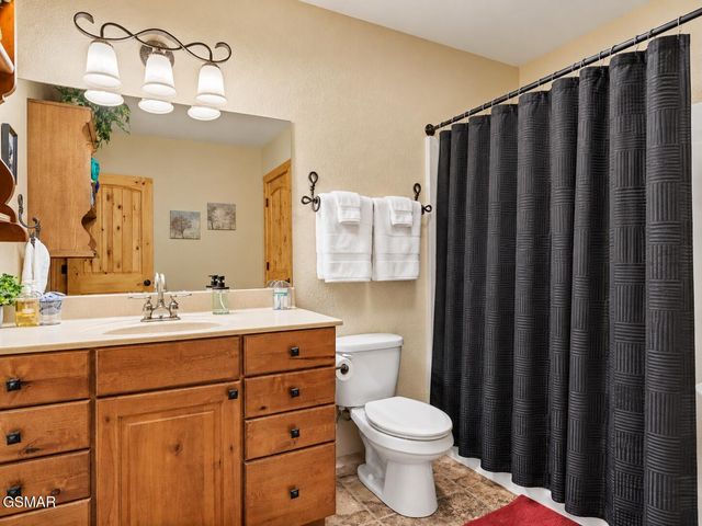 3521 Sand Ridge Way, Pigeon Forge, TN 37863