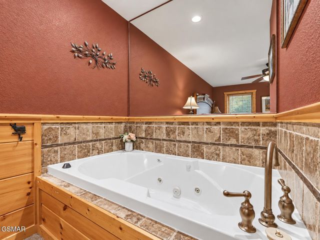 3521 Sand Ridge Way, Pigeon Forge, TN 37863
