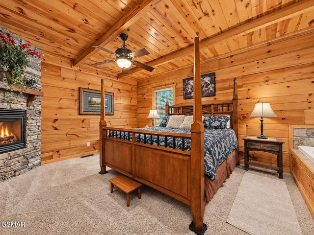 3521 Sand Ridge Way, Pigeon Forge, TN 37863