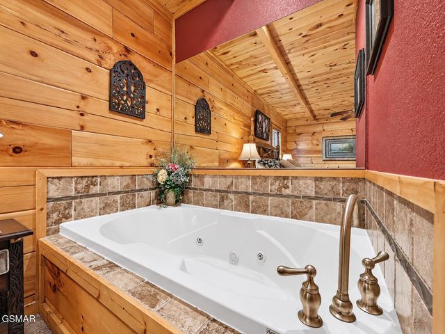 3521 Sand Ridge Way, Pigeon Forge, TN 37863