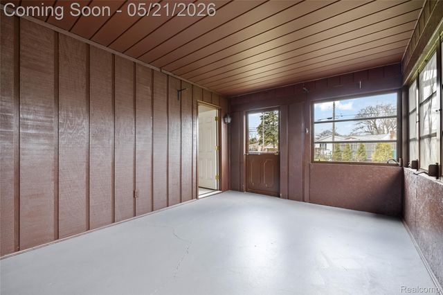 36436 Center Court, Wayne, MI 48184