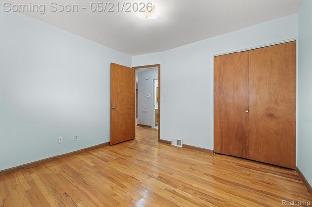 36436 Center Court, Wayne, MI 48184