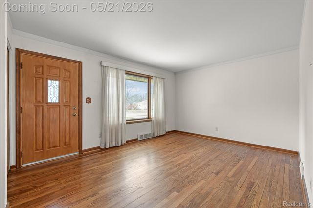 36436 Center Court, Wayne, MI 48184