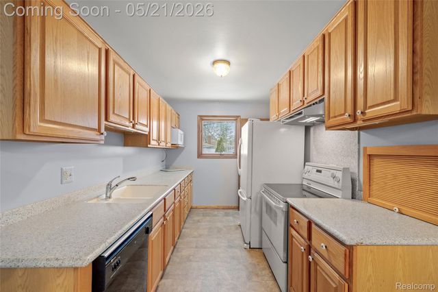 36436 Center Court, Wayne, MI 48184