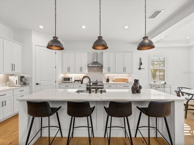 3508 W EUCLID AVENUE, Tampa, FL 33629