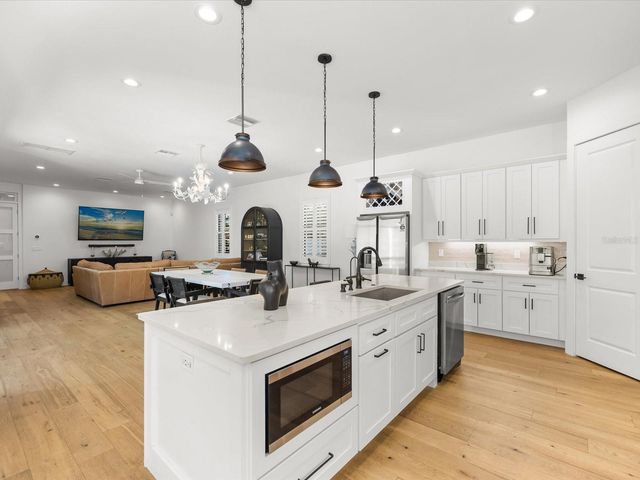 3508 W EUCLID AVENUE, Tampa, FL 33629