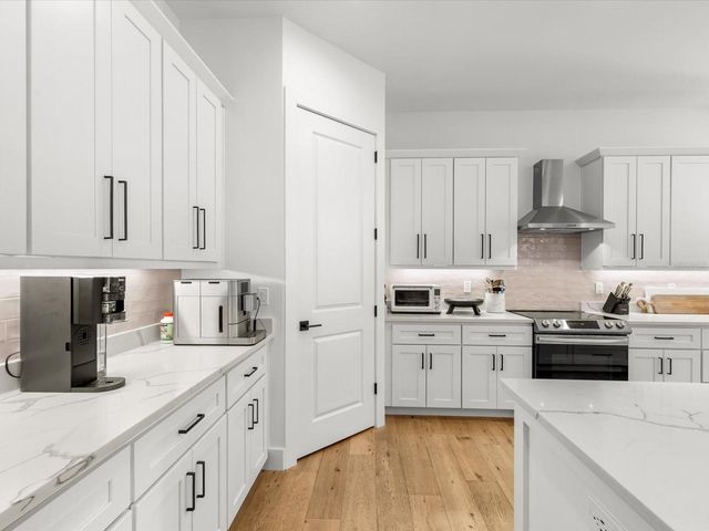 3508 W EUCLID AVENUE, Tampa, FL 33629