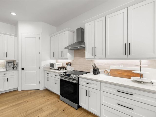 3508 W EUCLID AVENUE, Tampa, FL 33629