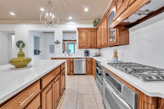 2400 Vineyard Drive, Granbury, TX 76048