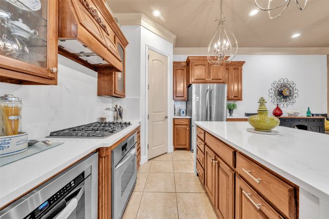 2400 Vineyard Drive, Granbury, TX 76048