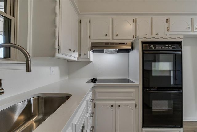 913 NE 6th Street, Moore, OK 73160