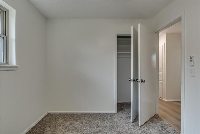 913 NE 6th Street, Moore, OK 73160