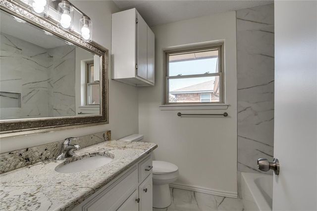 913 NE 6th Street, Moore, OK 73160