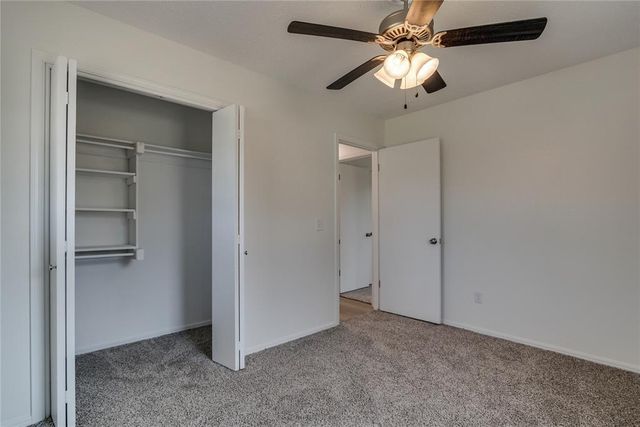 913 NE 6th Street, Moore, OK 73160
