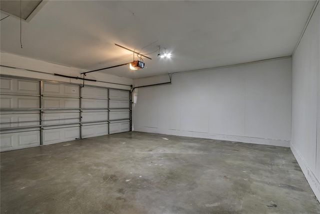 913 NE 6th Street, Moore, OK 73160
