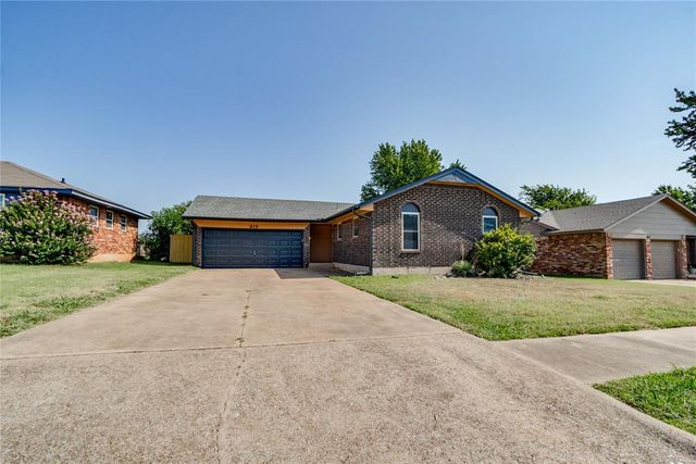 913 NE 6th Street, Moore, OK 73160
