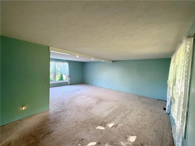 1391 Brookedge Drive, Hamlin, NY 14464