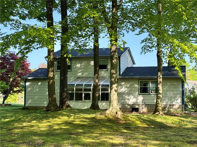 1391 Brookedge Drive, Hamlin, NY 14464